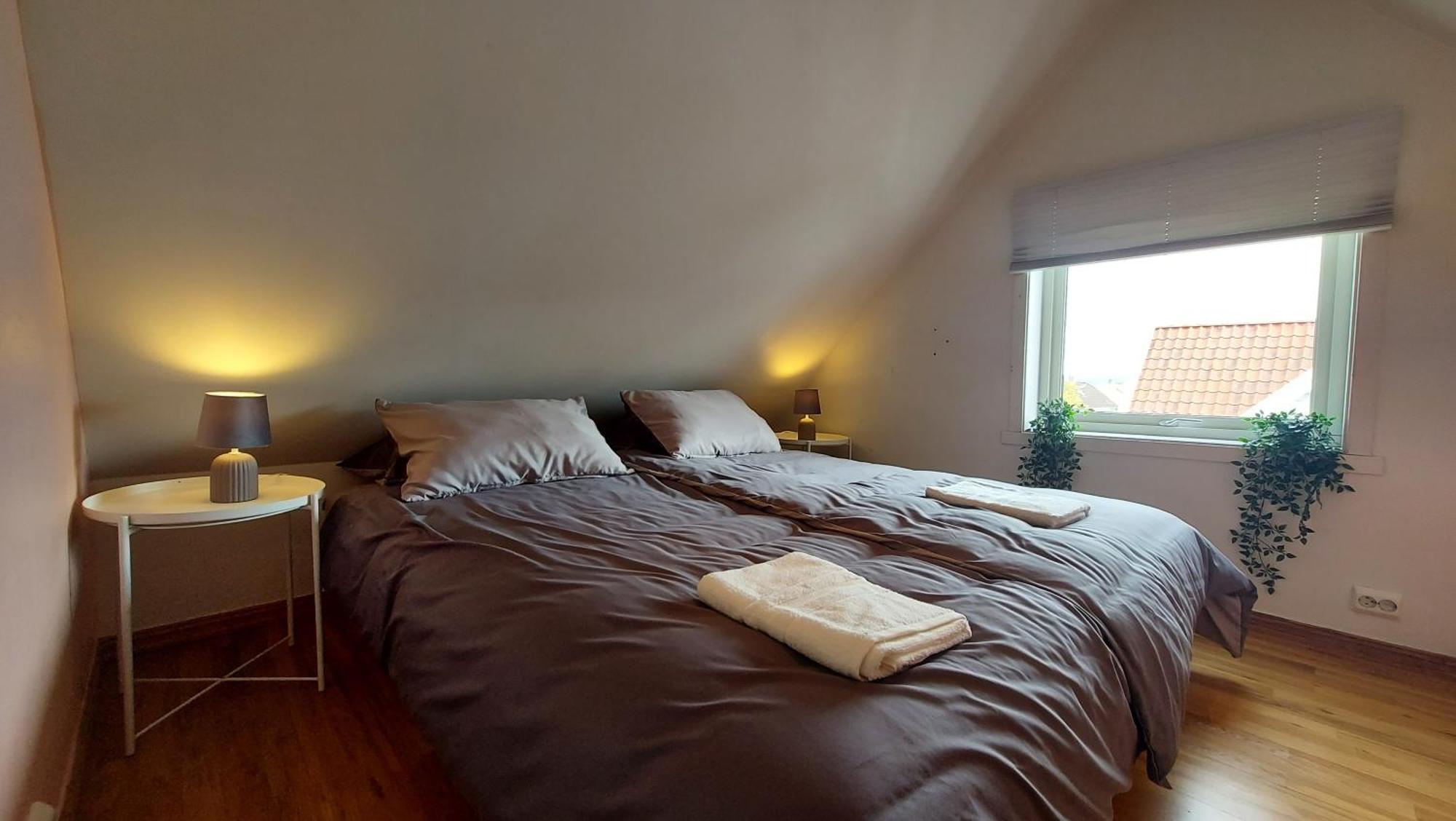 Modern Lyse Fjord Apartment